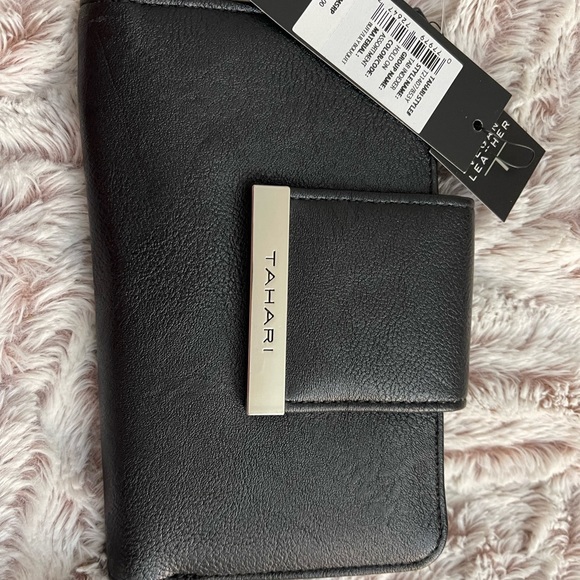 TAHARI - Picture 2 of 3